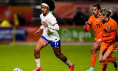 雷速体育:USWNT的莉莉·约翰内斯与莱昂尼斯签订了三年的合同